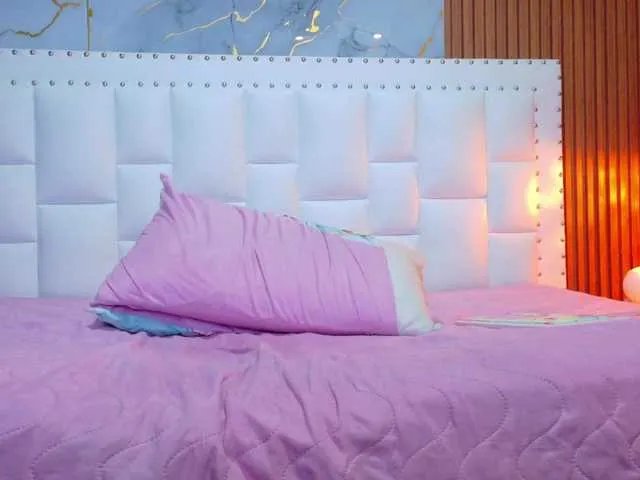 cutepetitee on BongaCams