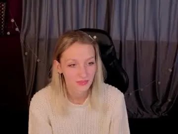 akiro_kim — GOAL: show feet [17 tokens remaining] Welcome to my room! #feet #blonde #cei #18 #sph