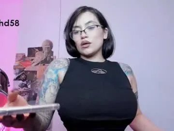 darknes_lilith18 on Chaturbate