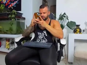 johnnygrayson_ on Chaturbate