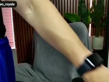 sir_teo — shirt off #lovense #muscle #lush #asian #master [200 tokens remaining]