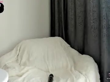 sweetlipsy — GOAL: i am hungry feed me   [1000 tokens remaining] Welcome to my room! #ebony #squirt #lovense #bigpussylips #bigass