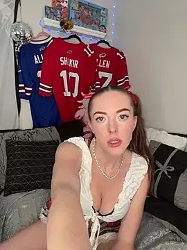 babygingerboo — Striptease and vibrate pussy 