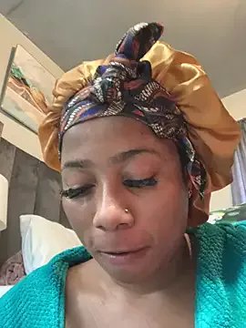 CurvyDesire1 on StripChat