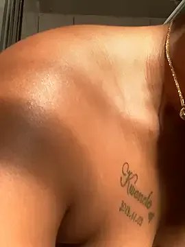 CurvyDesire1 on StripChat