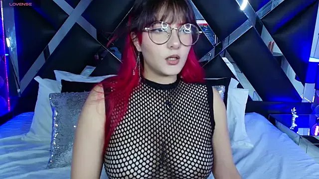 Dafne_Moon on StripChat