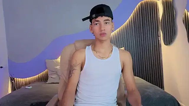 Dominic_ghost — naked and jerking for 5 min