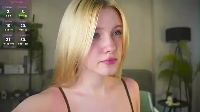 EdlaHewell on StripChat