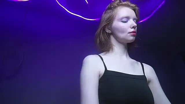 ginger_hugs on StripChat