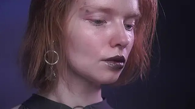 ginger_hugs on StripChat