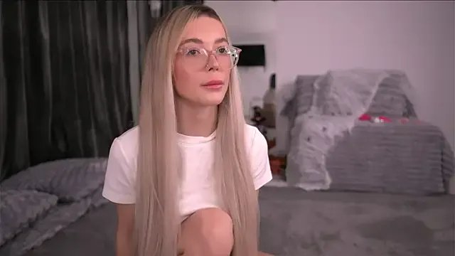 KylieJoyce on StripChat