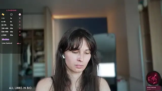 LAUREL_HAZEL on StripChat