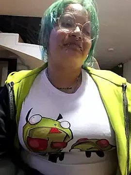 lucky-leah — Show boobs