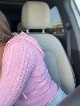 lunagirl13 on StripChat