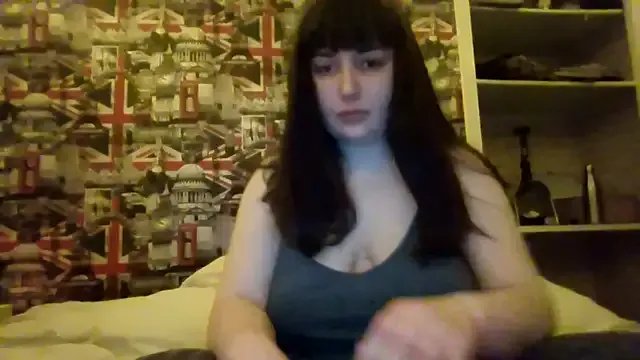 Lynylou on StripChat