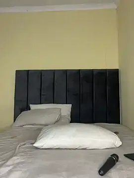 MiyaXo2 — Freechat on StripChat