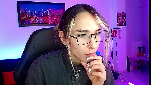 Niky_777 on StripChat