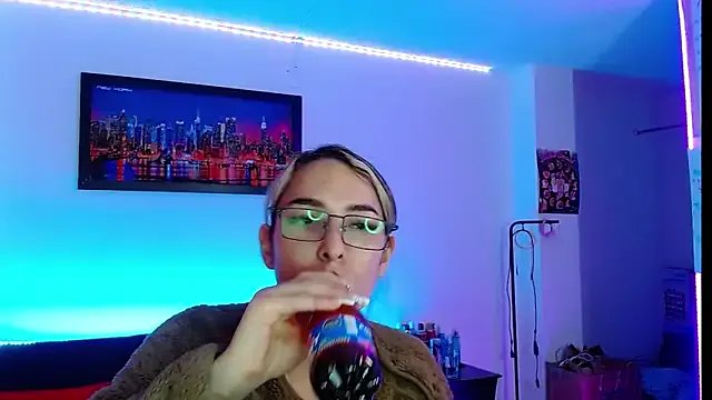 Niky_777 on StripChat