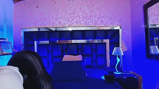 Sofia_martiin on StripChat