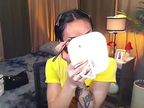 WILDROXIE on StripChat