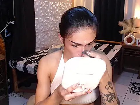 WILDROXIE on StripChat