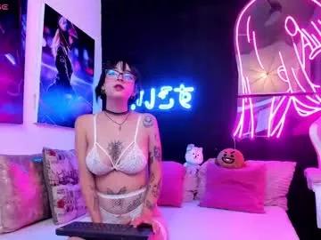 Check out our webcam shows gallery and message on a personal level with our sweet squirt cams hosts, showing off their natural physiques and sex toys.