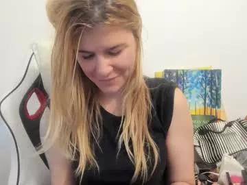 Photos of artsyandcraftsy_ from Chaturbate is Freechat