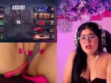 Check out our webcam shows gallery and message on a personal level with our sweet squirt cams hosts, showing off their natural physiques and sex toys.
