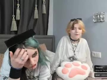 Check out our webcam shows gallery and message on a personal level with our sweet squirt cams hosts, showing off their natural physiques and sex toys.