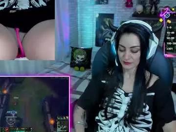 Check out our webcam shows gallery and message on a personal level with our sweet squirt cams hosts, showing off their natural physiques and sex toys.