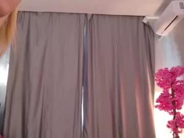 whitee_cristal from Chaturbate is Freechat