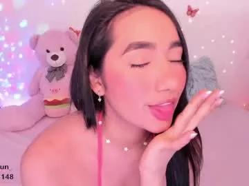 Check out our webcam shows gallery and message on a personal level with our sweet squirt cams hosts, showing off their natural physiques and sex toys.