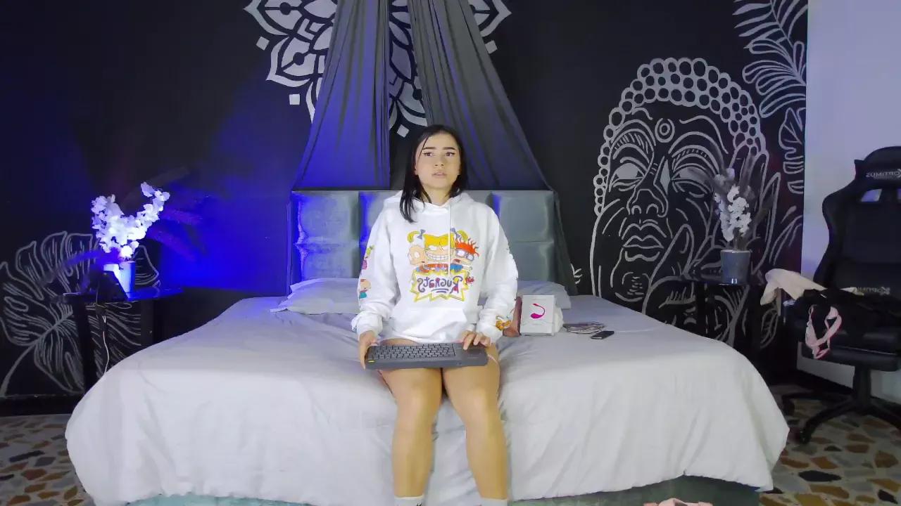 ariimoon from Cherry is Freechat