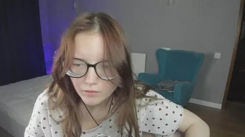 Photos of browneyess from Cherry is Freechat