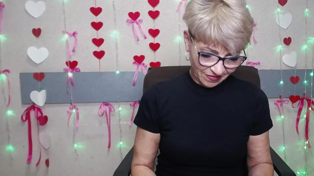 ellabonito from Cherry is Freechat
