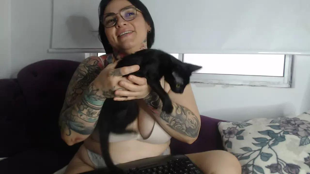 Photos of heatherbbw from Cherry is Freechat