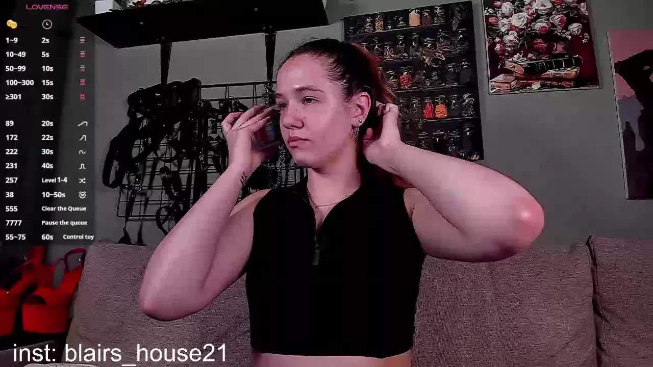Check out our webcam shows gallery and message on a personal level with our sweet squirt cams hosts, showing off their natural physiques and sex toys.