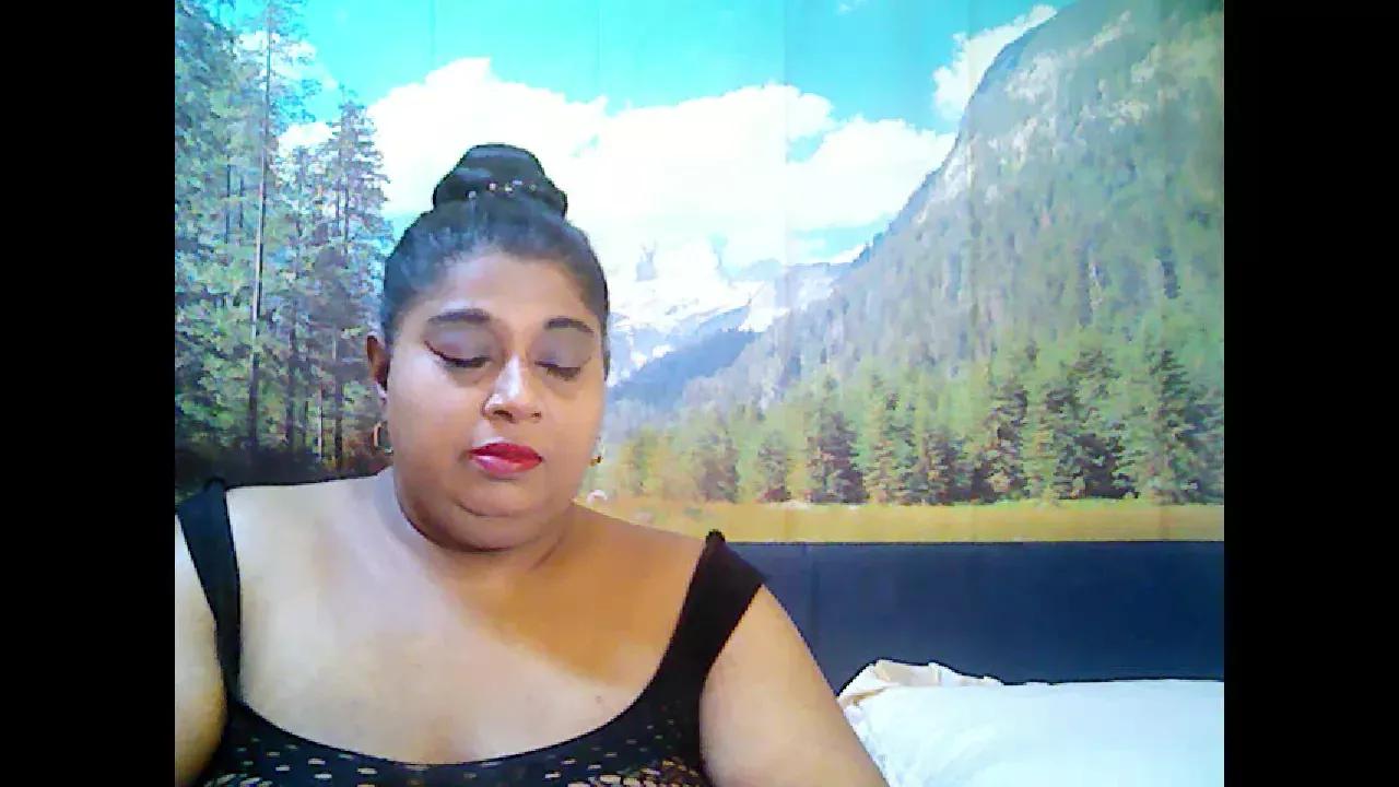 indianhoney4u from Cherry is Freechat