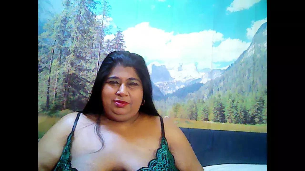 indianhoney4u from Cherry is Freechat