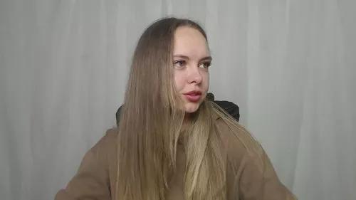 khaleesimoon from Cherry is Freechat