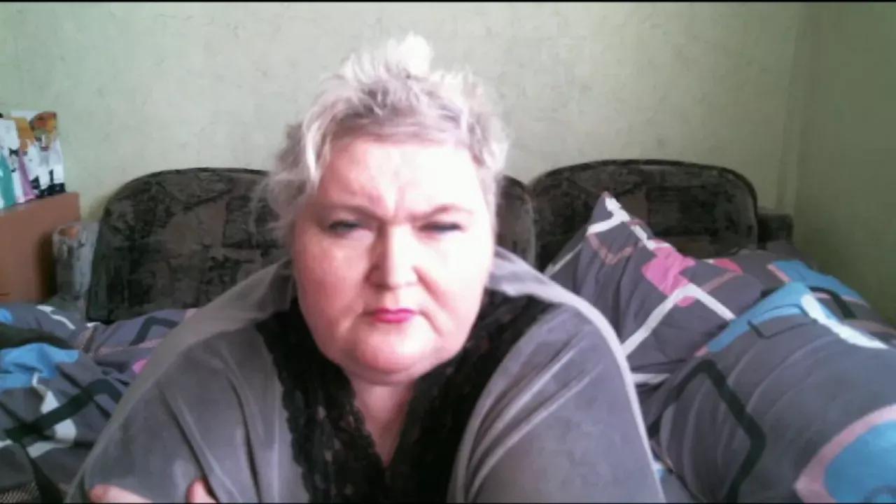 lana555 from Cherry is Freechat