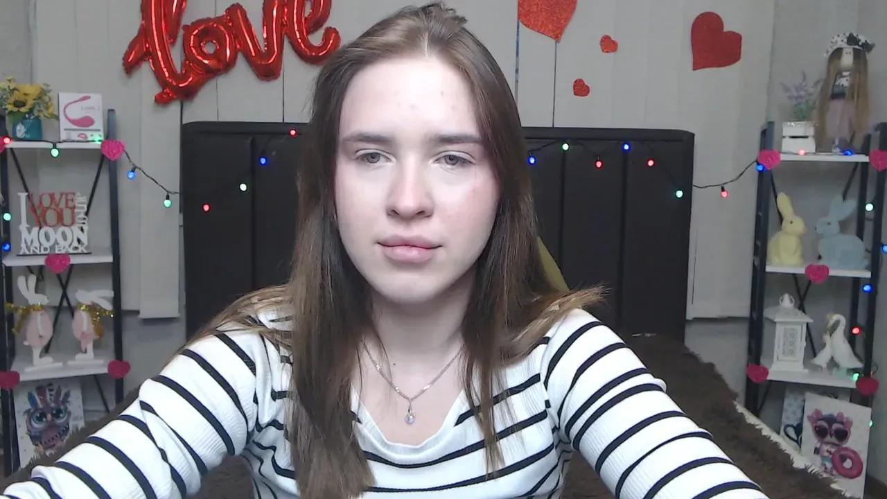 laurahlot from Cherry is Freechat
