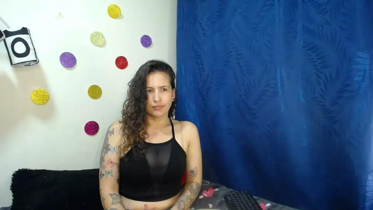 leylahornybg from Cherry is Freechat