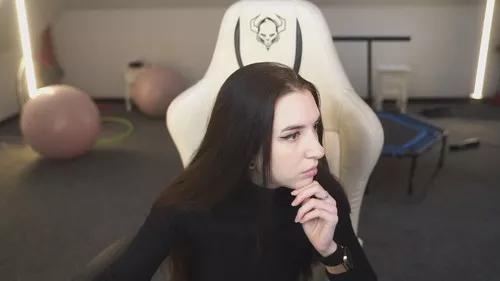 lili054 from Cherry is Freechat