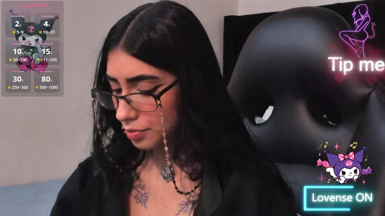 Photos of lilicollins from Cherry is Freechat