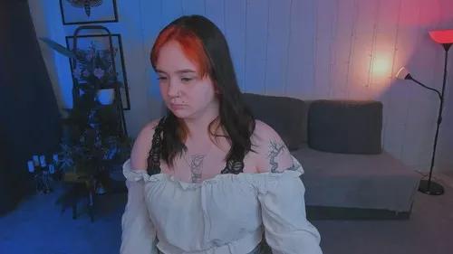 lunalunaa from Cherry is Freechat