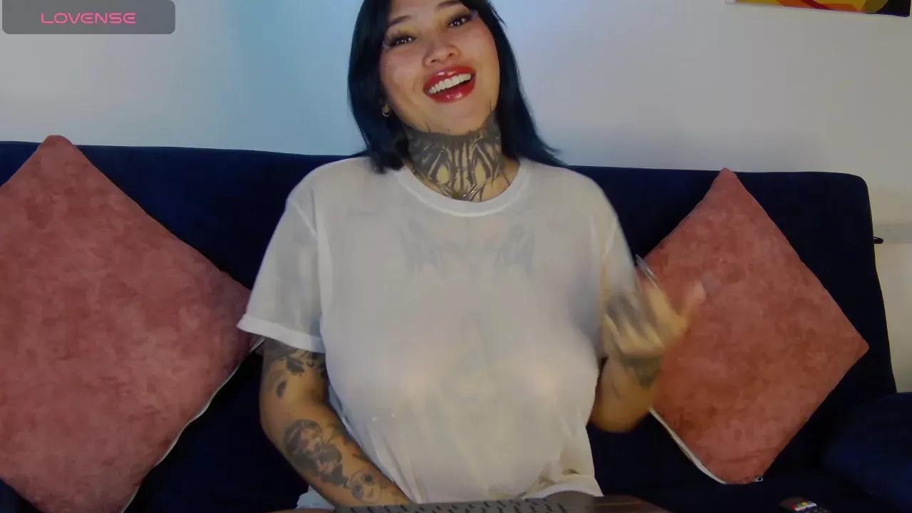 Check out our webcam shows gallery and message on a personal level with our sweet squirt cams hosts, showing off their natural physiques and sex toys.