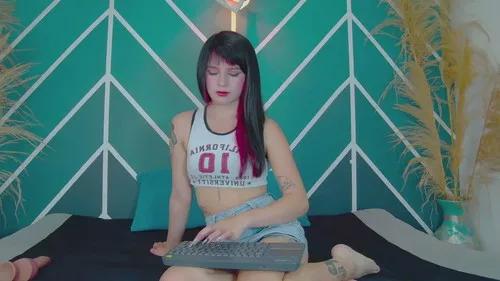 Check out our webcam shows gallery and message on a personal level with our sweet squirt cams hosts, showing off their natural physiques and sex toys.