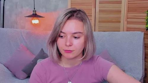 miukitty from Cherry is Freechat