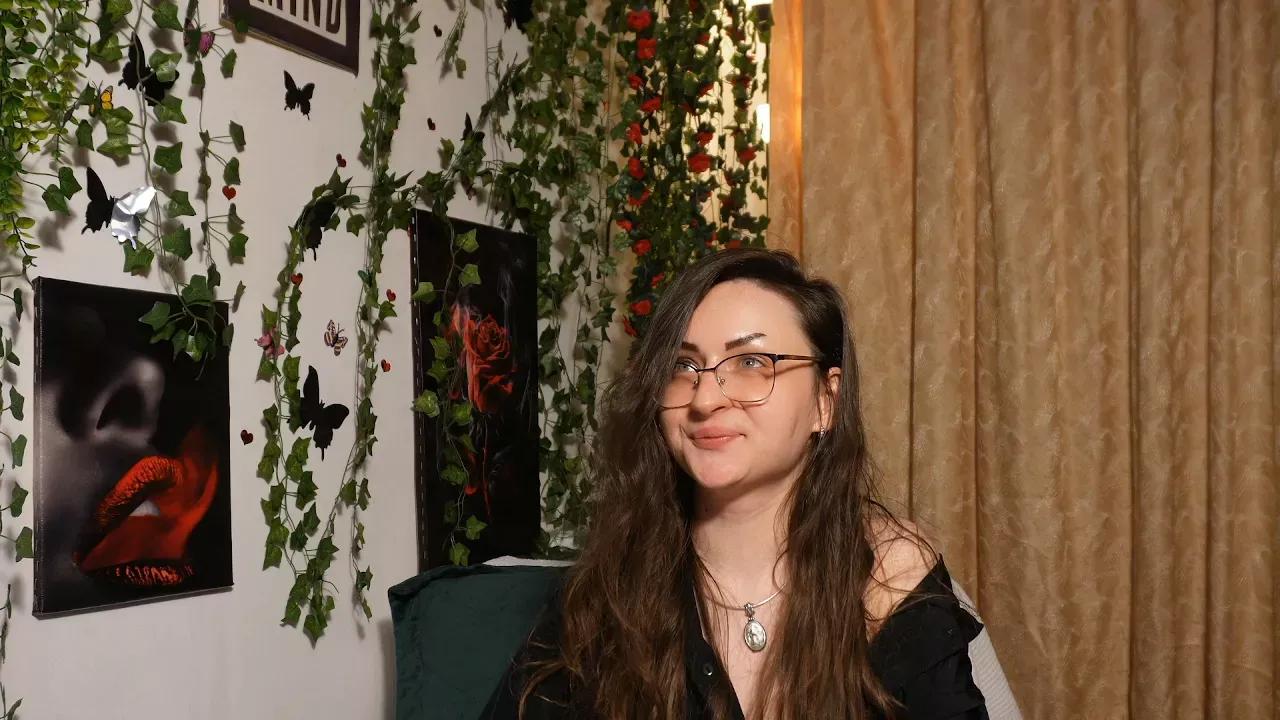 naughtyh from Cherry is Freechat